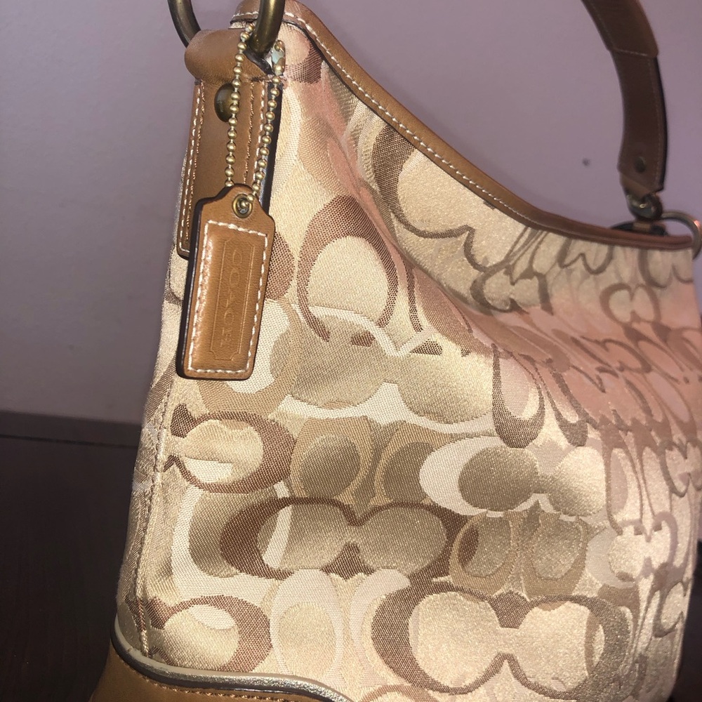 Vintage Coach Signature Beige and Tan Shoulder Bag - Picture 2 of 8